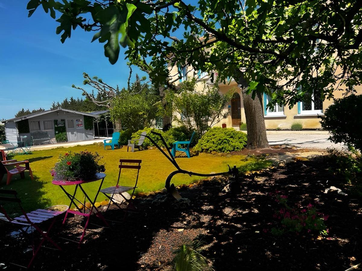 Вилла Gite Les Feuilles De Chene Карпантра Экстерьер фото